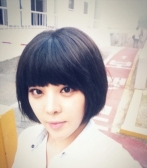나르샤 단발머…